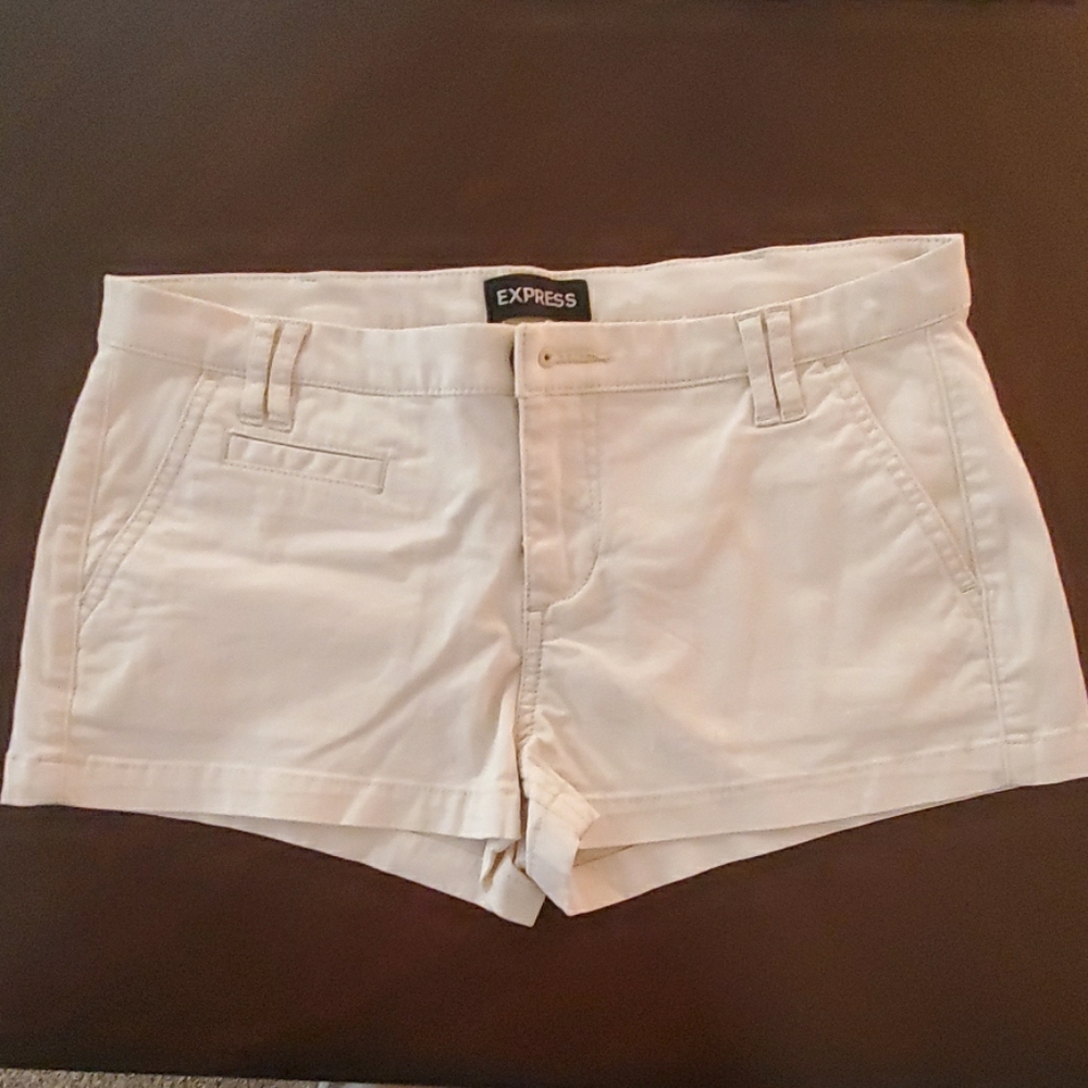 Express tan shorts
